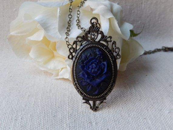 Blue Rose Cameo Pendant Necklace - Red 
